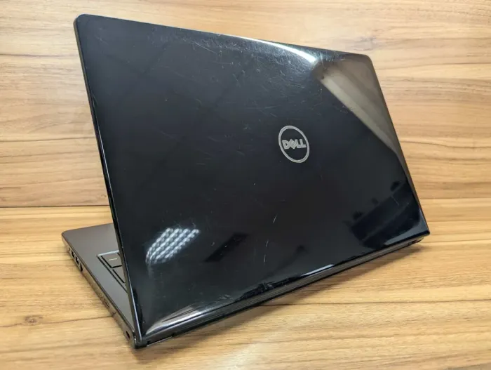 Ноутбук Dell Inspiron 5558 / 15.6" (1366x768) TN Touch / Intel Core i3-4030U (2 (4) ядра по 1.9 GHz) / 8 GB DDR3 / 240 GB SSD / Intel HD Graphics 4400 / WebCam / Windows 10 б/в - зображення 7