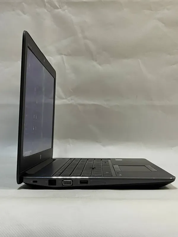 Мобільна робоча станція HP ZBook 15 G3 / 15.6" (1920x1080) TN / Intel Core i7-6820HQ (4 (8) ядра по 2.7 - 3.6 GHz) / 16 GB DDR4 / 512 GB SSD / nVidia Quadro M1000M, 2 GB GDDR5, 128-bit / WebCam / Windows 10 Pro б/в - зображення 4