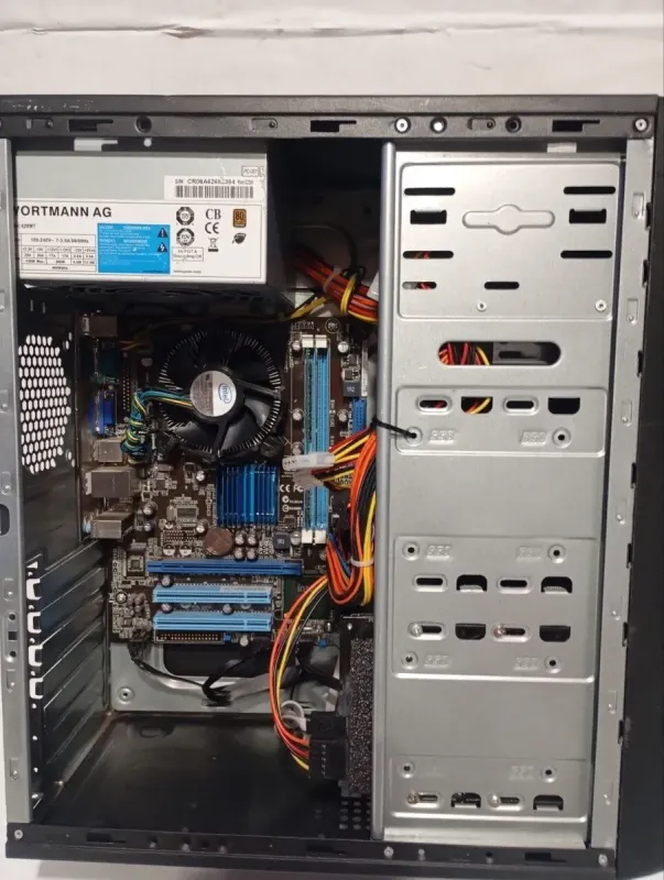 ПК Б-клас GameMax Tower / Intel Core 2 Quad Q8300 (4 ядра по 2.5 GHz) / 8 GB DDR3 / 250 GB HDD / Intel HD GMA X4500 / 400W б/в - зображення 5