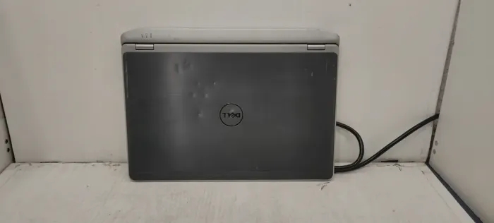 Нетбук Б-клас Dell Latitude E6230 / 12.5" (1366x768) TN / Intel Core i7-3540M (2 (4) ядра по 3.0 - 3.7 GHz) / 8 GB DDR3 / 256 GB SSD / Intel HD Graphics 4000 б/в - зображення 4
