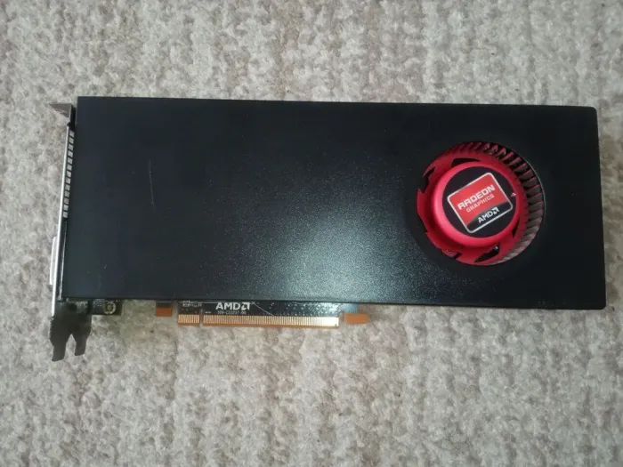 Дискретна відеокарта AMD Radeon HD 6870, 1 GB GDDR5, 256-bit / 1x HDMI, 2x miniDP, 2x DVI б/в - зображення 2