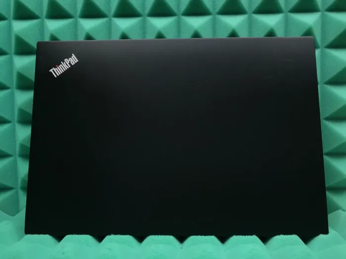 Ноутбук Б-клас Lenovo ThinkPad E590 / 15.6" (1366x768) TN / Intel Core i3-8145U (2 (4) ядра по 2.1 - 3.9 GHz) / 8 GB DDR4 / 256 GB SSD / Intel UHD Graphics 620 / WebCam / USB 3.1 / HDMI б/в - зображення 8