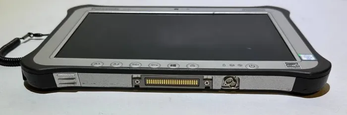 Захищений планшет Panasonic Toughpad FZ-G1 / 10,1" (1920x1200) IPS Touch / Intel Core i5-6300U (2 (4) ядра по 2,4 - 3,0 ГГц) / 8 ГБ DDR3 / 256 ГБ SSD / Intel HD Graphics 520 / WebCam б/в - зображення 4