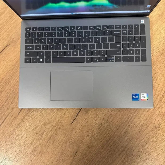 Ультрабук Б-клас Dell Vostro 5630 / 16" (1920x1200) IPS / Intel Core i7-1360P (12 (16) ядер по 2.2 - 5.0 GHz) / 16 GB DDR5 / 512 GB SSD / Intel Iris Xe Graphics / WebCam б/в - зображення 7