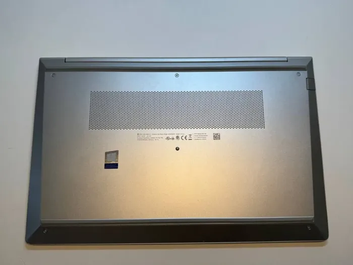 Ультрабук HP ProBook 650 G8 / 15.6" (1920x1080) IPS / Intel Core i5-1145G7 (4 (8) ядра по 2.6 - 4.4 GHz) / 16 GB DDR4 / 256 GB SSD / Intel Iris Xe Graphics / WebCam / Fingerprint б/в - зображення 5