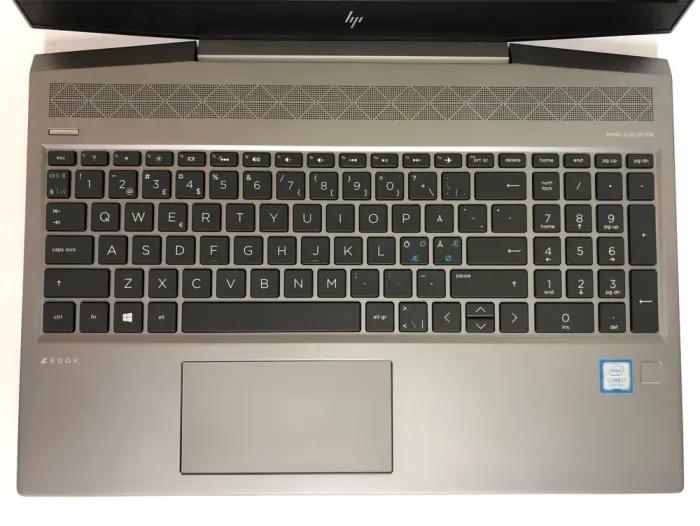 Мобільна робоча станція HP ZBook 15v G5 / 15.6" (1920x1080) IPS / Intel Core i7-8750H (6 (12) ядер по 2.2 - 4.1 GHz) / 16 GB DDR4 / 256 GB SSD NVMe / nVidia Quadro P600, 4 GB GDDR5, 128-bit / WebCam / Win 10 Pro б/в - зображення 8