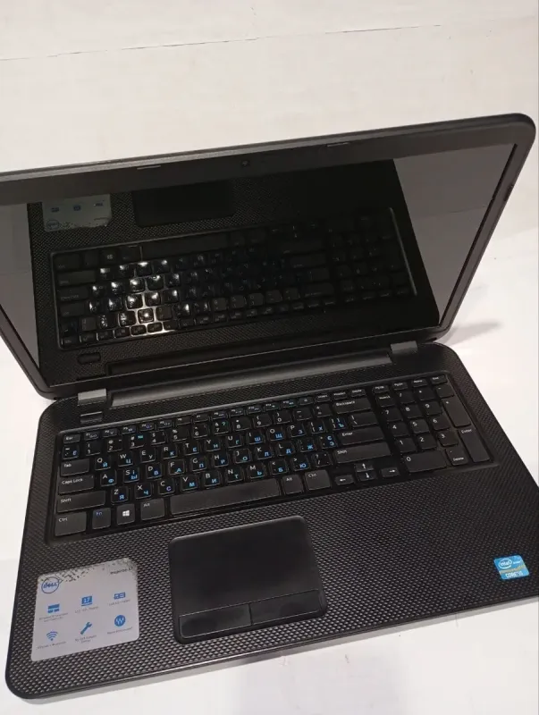 Ноутбук Dell Inspiron 17 3721 / 17.3" (1600x900) TN / Intel Core i5-3337U (2 (4) ядра по 1.8 - 2.7 GHz) / 8 GB DDR3 / 240 GB SSD + 320 HDD / Intel HD Graphics 4000 / WebCam б/в - зображення 3