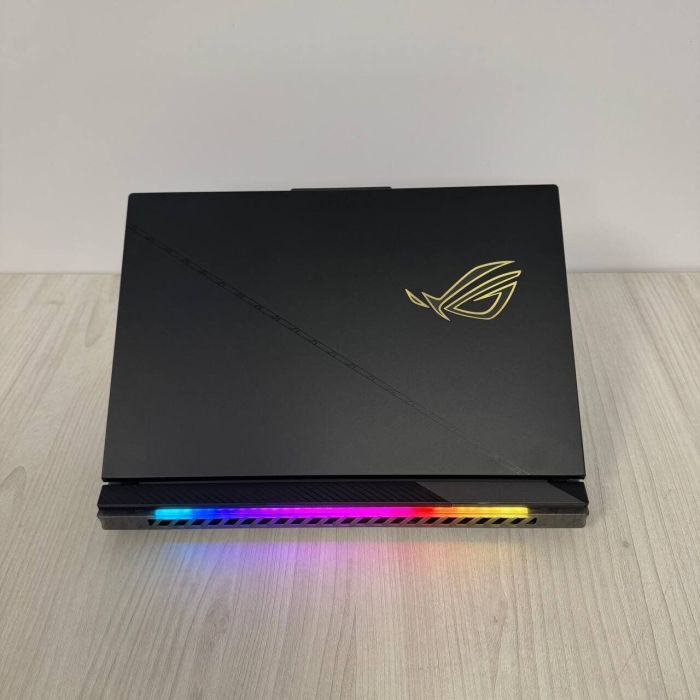 Ігровий ноутбук Asus ROG Strix Scar 16 G634JZ / 16" (2560x1600) IPS / Intel Core i9-13980HX (24 (32) ядер по 2.2 - 5.5 GHz) / 32 GB DDR5 / 1000 GB SSD NVMe / nVidia GeForce RTX 4080, 12 GB GDDR6, 192-bit / WebCam б/в - зображення 3
