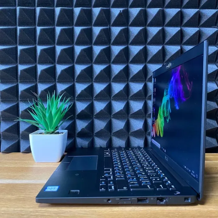 Ультрабук Dell Latitude 7390 / 13.3" (1920x1080) IPS / Intel Core i5-8350U (4 (8) ядра по 1.7 - 3.6 GHz) / 8 GB DDR4 / 128 GB SSD / Intel UHD Graphics 620 / WebCam б/в - зображення 6