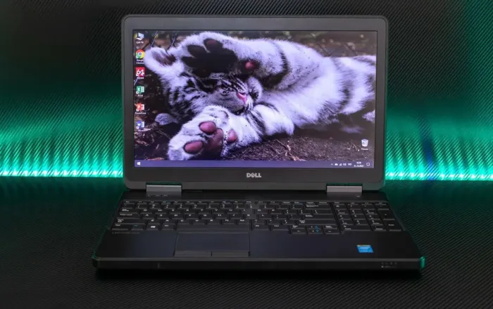 Ноутбук Б-клас Dell Latitude E5540 / 15.6" TN / Core i5-4310U (2(4) ядра по 2-3GHz) / 4GB DDR3 / 120GB SSD / HD Graphics 4400 / DVD-ROM / HDMI б/в - зображення 2