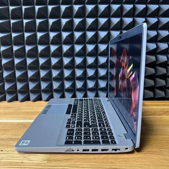 Ультрабук Б-клас Dell Latitude 5510 / 15.6" (1920x1080) IPS / Intel Core i5-10210U (4 (8) ядра по 1.6 - 4.2 GHz) / 16 GB DDR4 / 256 GB SSD / Intel UHD Graphics / WebCam б/в - зображення 4