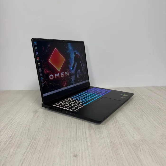 Ігровий ноутбук HP Omen MAX 16-ak0047nr / 16" (2560x1600) IPS / AMD Ryzen AI 7 350 (8 (16) ядер по 2,0 - 5,0 ГГц) / 16 ГБ DDR5 / 1000 ГБ SSD NVMe / nVidia GeForce RTX 5070, 8 ГБ GDDR7, 128-біт / Веб-камера б/в - зображення 5