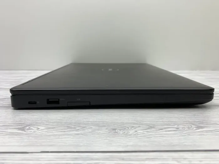 Ультрабук Б-клас Dell Latitude 5480 / 14" (1366x768) TN / Intel Core i5-6200U (2 (4) ядра по 2.3 - 2.8 GHz) / 8 GB DDR4 / 128 GB SSD / Intel HD Graphic 620 / WebCam б/в - зображення 5