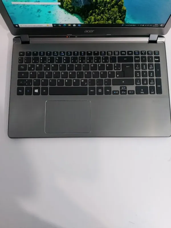 Ноутбук Acer Aspire V5-573G / 15.6" (1920x1080) TN / Intel Core i5-4210U (2 (4) ядра по 1.7 - 2.7 GHz) / 12 GB DDR3 / 512 GB SSD / nVidia GeForce GTX 850M, 2 GB GDDR3, 128-bit / WebCam б/в - зображення 3