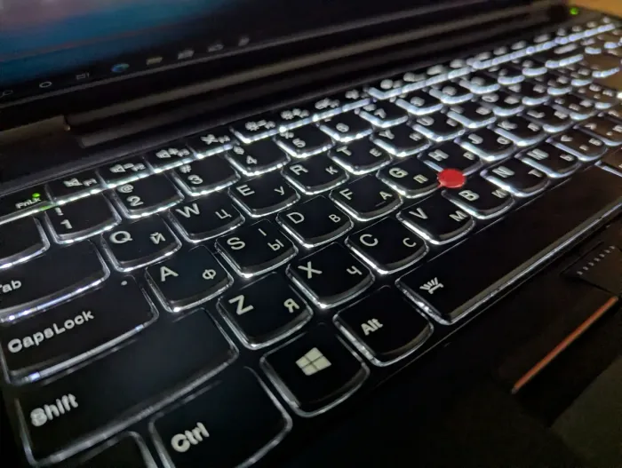 Мобільна робоча станція Б-класу Lenovo ThinkPad P50 / 15.6" (1920x1080) IPS / Intel Core i7-6820HQ (4 (8) ядра по 2,7 - 3,6 ГГц) / 16 ГБ DDR4 / 512 ГБ SSD / nVidia Quadro M1000M, 4 ГБ GDDR5, 128-біт / TouchID / WebCam / Windows 10 б/в - изображение 6
