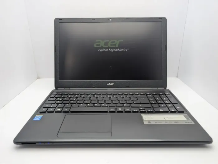 Ноутбук Acer Aspire E1-510 / 15.6" (1366x768) TN / Intel Pentium N3520 (4 ядра по 2.17 - 2.42 GHz) / 8 GB DDR3 / 240 GB SSD / Intel HD Graphics / WebCam / DVD-ROM б/в - зображення 3