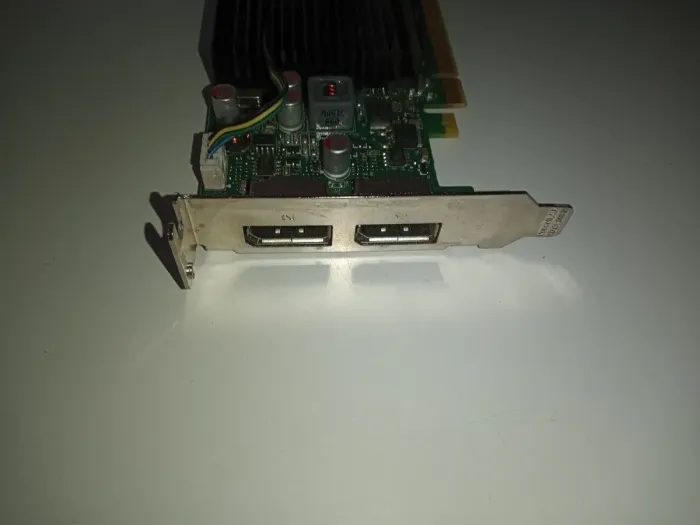 Дискретна відеокарта nVidia NVS 310, 512 MB DDR3, 64-bit / 2x DisplayPort б/в - зображення 3