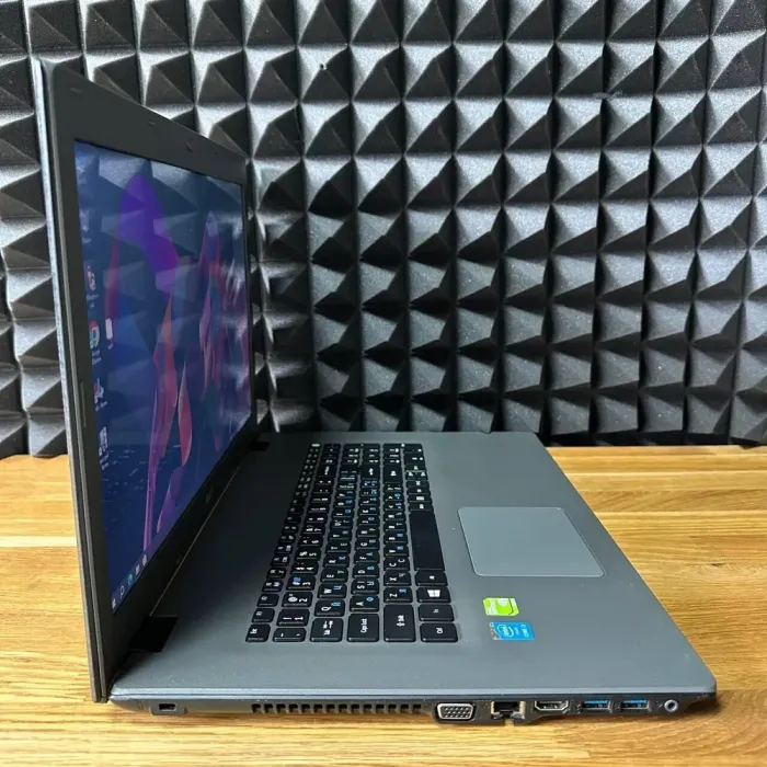 Ноутбук Acer Aspire E5-772 / 17.3" (1600x900) TN / Intel Core i3-5005U (2 (4) ядра по 2.0 GHz) / 8 GB DDR3 / 256 GB SSD / nVidia GeForce 920M, 4 GB GDDR3, 64-bit / WebCam / DVD-ROM б/в - зображення 3