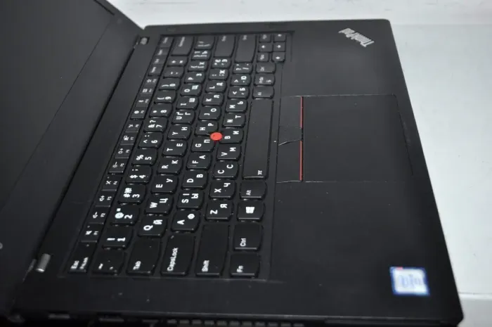 Ультрабук Lenovo ThinkPad T470 / 14" (1366x768) TN / Intel Core i5-6300U (2 (4) ядра 2.4 - 3.0 GHz) / 32 GB DDR4 / 512 GB SSD / Intel HD Graphics 520 / WebCam / Windows 11 Pro б/в - зображення 8