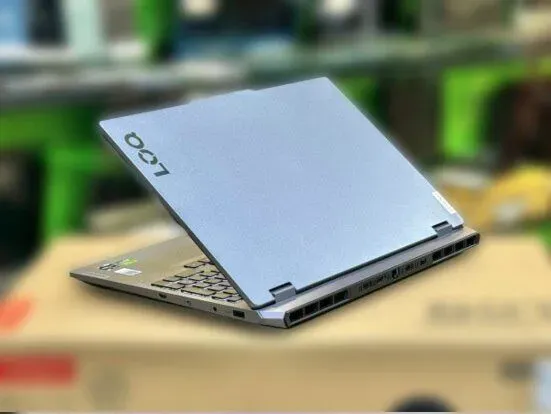 Ігровий ноутбук Lenovo LOQ 15ARP9 / 15.6" (1920x1080) IPS / AMD Ryzen 7 7435HS (8 (16) ядер по 3.1 - 4.5 GHz) / 24 GB DDR5 / 1000 GB SSD M.2 / nVidia GeForce RTX 4070, 8 GB GDDR6, 128-bit / WebCam / Win 11 Home б/в - зображення 6