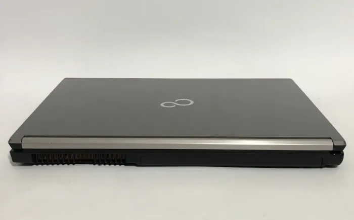 Мобільна робоча станція Б-клас Fujitsu Celsius H760 / 15.6" (1920x1080) IPS / Intel Core i5-6440HQ (4 ядра по 2.6 - 3.5 GHz) / 16 GB DDR4 / 256 GB SSD / nVidia Quadro M600M, 2 GB GDDR5, 128-bit / WebCam / Win 10 Pro б/в - зображення 3