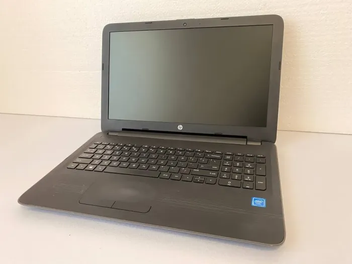 Ноутбук Б-клас HP 250 G5 / 15.6" (1366x768) TN / Intel Celeron N3060 (2 ядра по 1.6 - 2.48 GHz) / 8 GB DDR3 / 240 GB SSD / Intel HD Graphics 400 / WebCam / DVD-RW / HDMI б/в - зображення 3