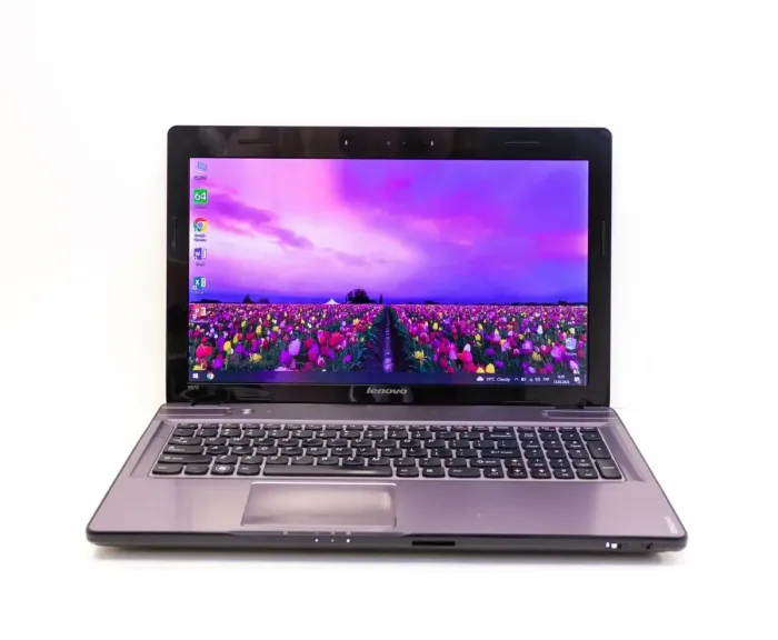 Ноутбук Б-класс Lenovo IdeaPad Y570 / 15.6" TN / Core i5-2410M (2(4) ядра по 2.3-2.9 GHz) / 4GB DDR3 / 256GB SSD / GeForce GT 555M, 1 GB GDDR3, 128-bit / WebCam / DVD-ROM / VGA б/в - зображення 2