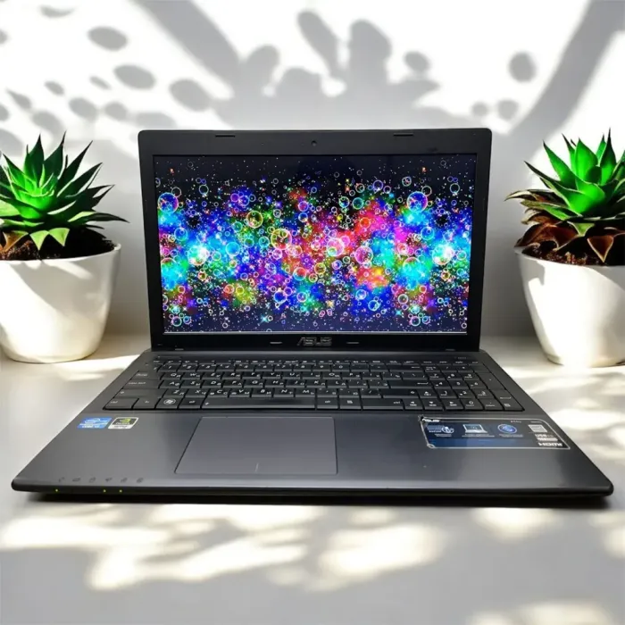 Ноутбук Asus X55VD / 15.6" (1366x768) TN / Intel Core i3-3110M (2 (4) ядра по 2.4 GHz) / 12 GB DDR3 / 256 GB SSD / nVidia GeForce 610M, 1 GB DDR3, 64-bit / WebCam / Без АКБ б/в - зображення 2