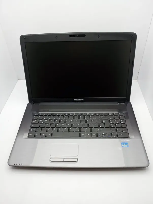 Ноутбук Acer Medion E7222 / 17.3" (1600x900) TN / Intel Core i3-2370M (2 (4) ядра по 2.4 GHz) / 6 GB DDR3 / 64 GB SSD + 750 GB HDD / Intel HD Graphics 3000 / WebCam б/в - зображення 2