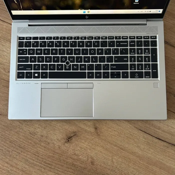 Ультрабук Б-клас HP EliteBook 850 G8 / 15.6" (1920x1080) IPS / Intel Core i7-1185G7 (4 (8) ядра по 3.0 - 4.8 GHz) / 16 GB DDR4 / 256 GB SSD / Intel Iris Xe Graphics / WebCam б/в - зображення 7