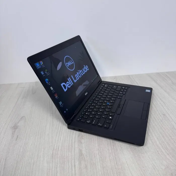 Ультрабук Б-клас Dell Latitude 5480 / 14" (1920x1080) IPS / Intel Core i7-7820HQ (4 (8) ядра по 2.9 - 3.9 GHz) / 8 GB DDR4 / 128 GB SSD M.2 / nVidia GeForce 930MX, 2 GB DDR3, 64-bit / WebCam б/в - зображення 4