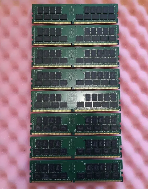 Комплект: Серверна оперативна пам'ять Hynix / 256 GB (8x 32 GB) / 2Rx4 PC4-2666V / DDR4 ECC / 2666 MHz б/в - зображення 3