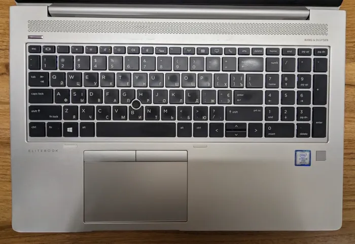 Ультрабук HP EliteBook 850 G6 / 15.6" (1920x1080) IPS / Intel Core i5-8365U (4 (8) ядра по 1.6 - 4.1 GHz) / 16 GB DDR4 / 512 GB SSD / Intel UHD Graphics / WebCam / Fingerprint / Windows 10 б/в - зображення 3