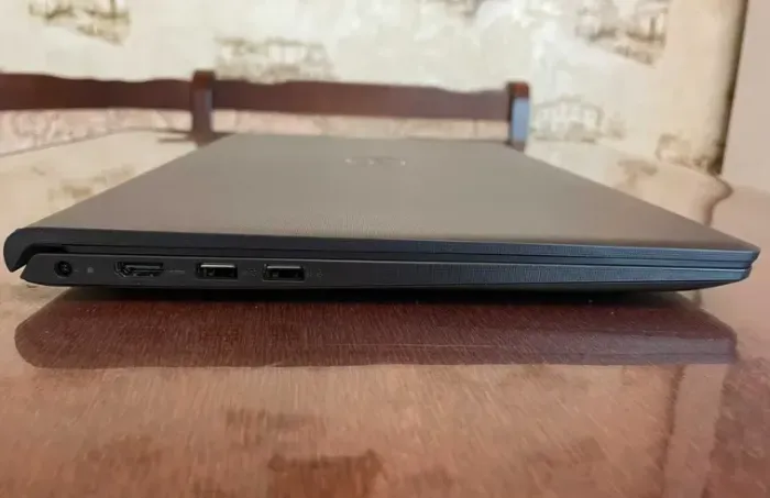 Ультрабук Б-клас Dell Vostro 3520 / 15.6" (1920x1080) IPS / Intel Core i7-1255U (10 (12) ядер по 3.5 - 4.7 GHz) / 16 GB DDR4 / 512 GB SSD / Intel Iris Xe Graphics eligible / WebCam б/в - зображення 6