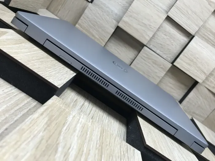 Ультрабук Б-клас Dell Latitude 5420 / 14" (1920x1080) IPS / Intel Core i7-1185G7 (4 (8) ядра по 3.0 - 4.8 GHz) / 8 GB DDR4 / 256 GB SSD M.2 / Intel Iris Xe Graphics / WebCam / Windows 10 б/в - зображення 7