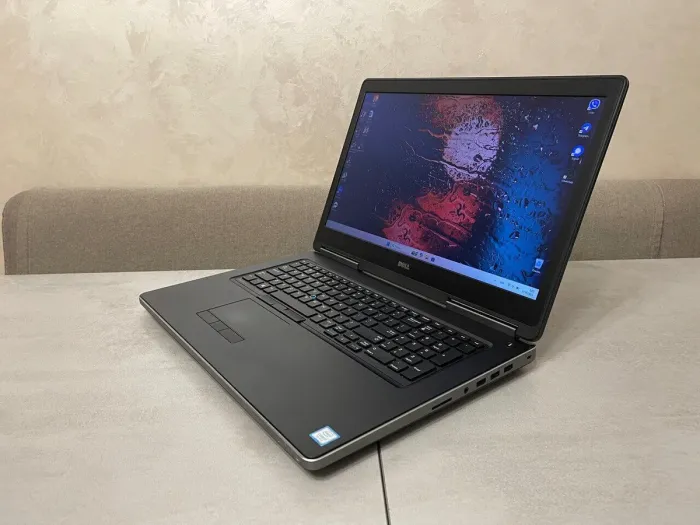 Мобільна робоча станція Dell Precision 7720 / 17,3" (1600x900) TN / Intel Core i7-7820HQ (4 (8) ядра по 2,9 - 3,9 ГГц) / 16 ГБ DDR4 / 256 ГБ SSD + 1000 ГБ HDD / nVidia Quadro M1200, 4 ГБ GDDR5, 128-біт б/в - зображення 6
