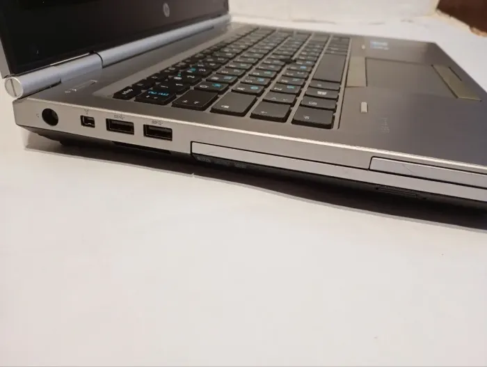 Ноутбук Б-клас HP EliteBook 8470p / 14" (1366x768) TN / Intel Core i5-3230M (2 (4) ядра по 2.6 - 3.2 GHz) / 8 GB DDR3 / 1000 GB HDD / Intel HD Graphics 4000 / WebCam / DVD-RW б/в - зображення 5