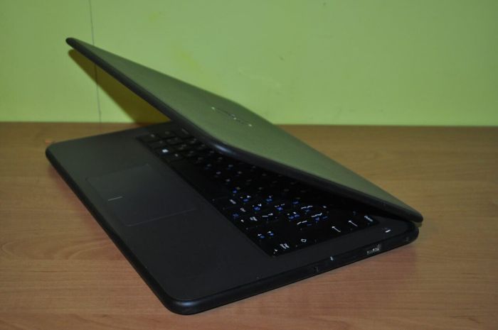 Ноутбук Dell Latitude 3310 / 13.3" (1366x768) TN / Intel Core i3-8145U (2 (4) ядра по 2.1 - 3.9 GHz) / 8 GB DDR4 / 240 GB SSD M.2 / Intel UHD Graphics / WebCam / Windows 11 Pro Education б/в - зображення 8