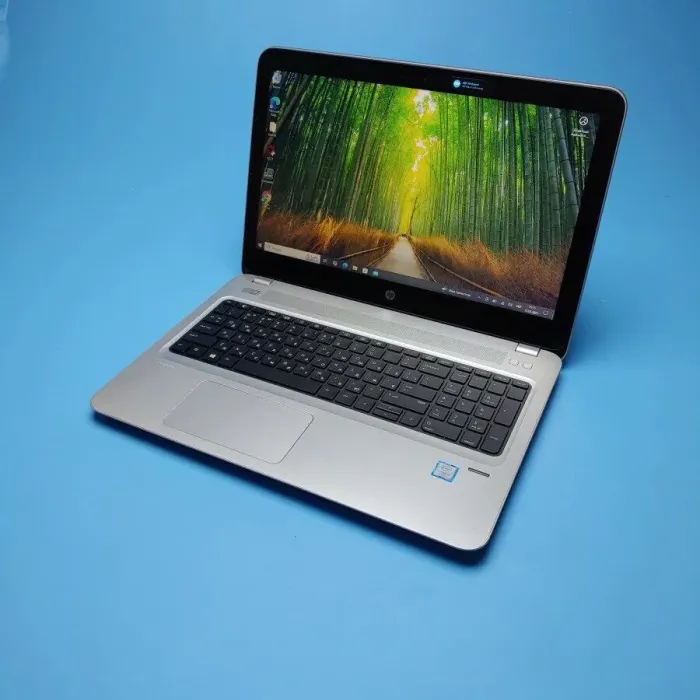 Ноутбук Б-клас HP ProBook 450 G4 / 15.6" (1366x768) TN Touch / Intel Core i5-7200U (2 (4) ядра по 2.5 - 3.1 GHz) / 8 GB DDR4 / 256 GB SSD / Intel HD Graphics 620 / WebCam / DVD-ROM / Win 10 Pro б/в - зображення 2