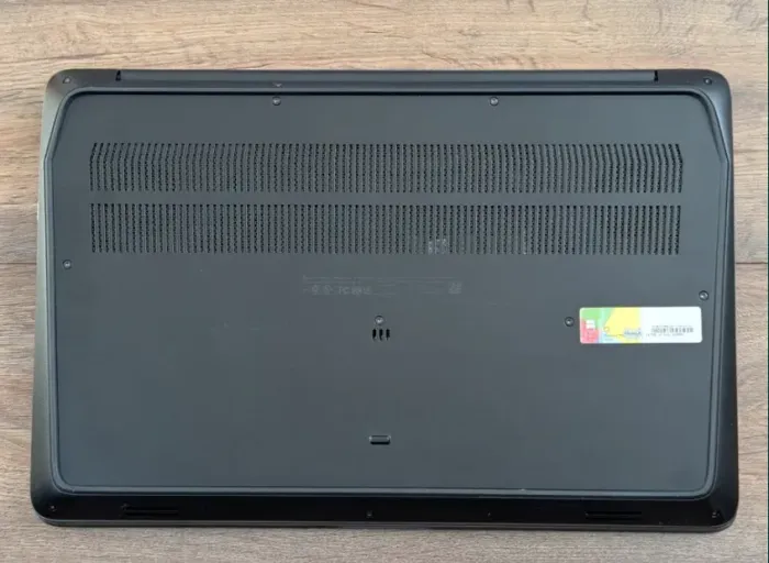 Мобільна робоча станція HP ZBook 17 G3 / 17.3" (1920x1080) IPS / Intel Core i5-6440HQ (4 ядра по 2.6 - 3.5 GHz) / 16 GB DDR4 / 512 GB SSD / nVidia Quadro M3000M, 4 GB GDDR5, 256-bit / WebCam / Win 10 Pro б/в - зображення 7