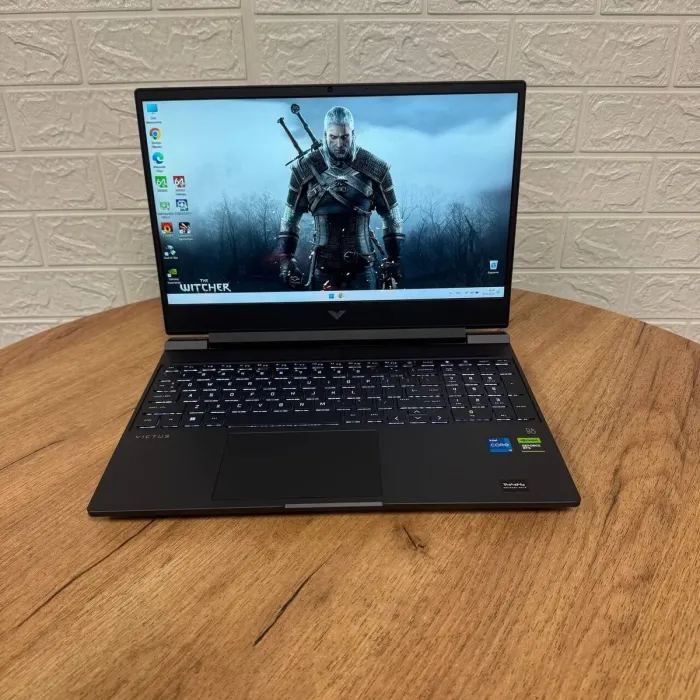 Ігровий ноутбук HP Victus 15-fa1030nr / 15.6" (1920x1080) IPS / Intel Core i5-12450H (8 (12) ядер по 3.3 - 4.4 GHz) / 8 GB DDR4 / 512 GB SSD / nVidia GeForce RTX 2050, 4 GB GDDR6, 64-bit / WebCam б/в - зображення 2