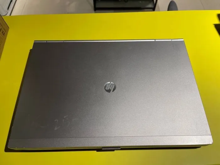 Ноутбук HP EliteBook 8460p / 14" (1366x768) TN / Intel Core i5-2520M (2 (4) ядра по 2.5 - 3.2 GHz) / 8 GB DDR3 / 480 GB SSD / Intel HD Graphics 3000 / WebCam б/в - зображення 5