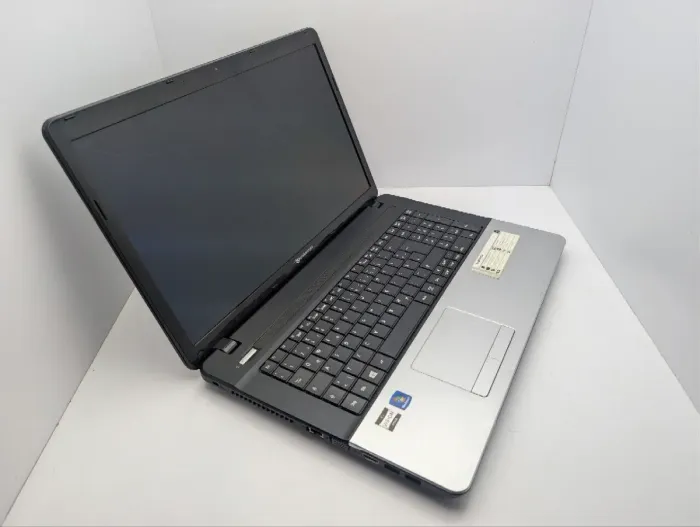 Ноутбук Packard Bell EasyNote LE / 17.3" (1600x900) TN / AMD E1-1200 (2 ядра по 1.4 GHz) / 6 GB DDR3 / 120 GB SSD / AMD Radeon HD 7310 Graphics / WebCam / DVD-ROM б/в - зображення 6