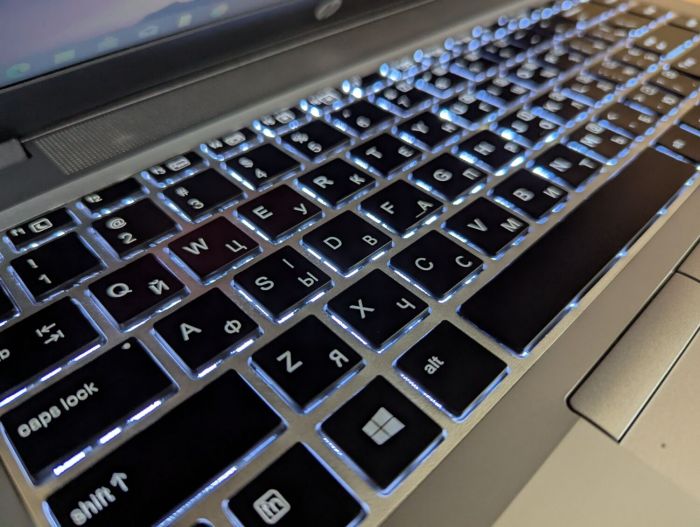 Ультрабук HP EliteBook 840 G4 / 14" (1366x768) TN / Intel Core i7-7600U (2 (4) ядра по 2.8 - 3.9 GHz) / 8 GB DDR4 / 240 GB SSD / Intel HD Graphics 620 / Fingerprint / WebCam / Windows 10 б/в - зображення 6