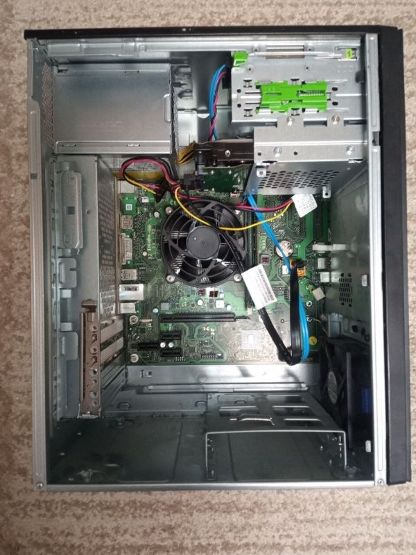 ПК Б-клас Fujitsu Esprimo P557 E85 Tower / Intel Pentium G4400 (2 ядра по 3.3 GHz) / 4 GB DDR4 / 120 GB SSD / Intel HD Graphics 510 б/в - зображення 6