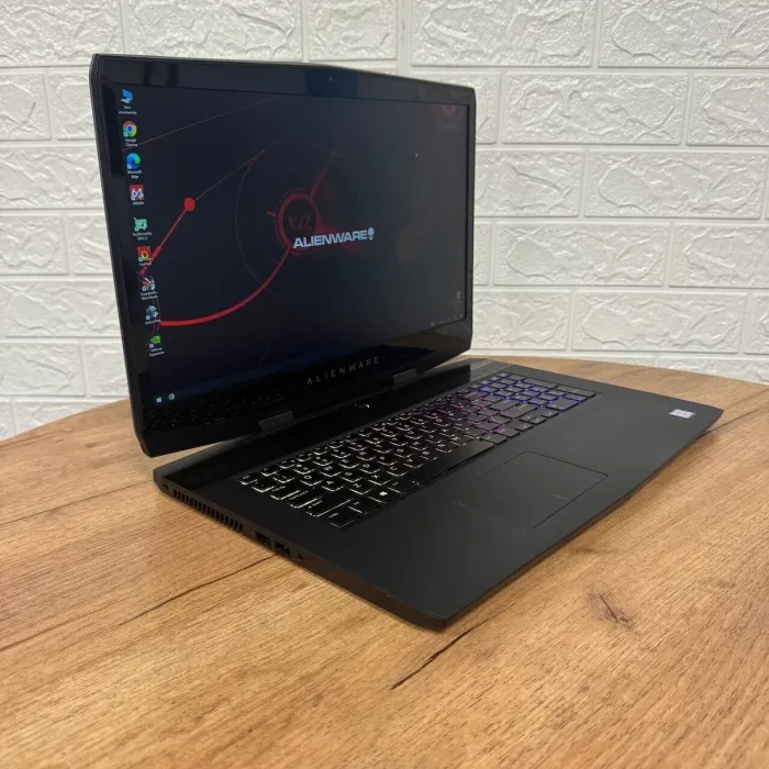 Ігровий ноутбук Б-клас Dell Alienware m17 / 17.3" (1920x1080) IPS / Intel Core i7-8750H (6 (12) ядер по 2.2 - 4.1 GHz) / 16 GB DDR4 / 128 GB SSD NVMe + 1000 GB HDD / nVidia GeForce RTX 2070 Max-Q, 8 GB GDDR6, 256-bit / WebCam б/в - зображення 4