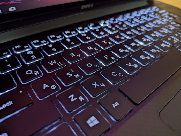 Ноутбук Dell Precision 5520 / 15.6" (3840x2160) IPS Touch / Intel Core i5-7440HQ (4 ядра по 2.8 - 3.8 GHz) / 16 GB DDR4 / 256 GB SSD / Intel HD Graphics 630 / HDMI / Windows 10 б/в - зображення 6