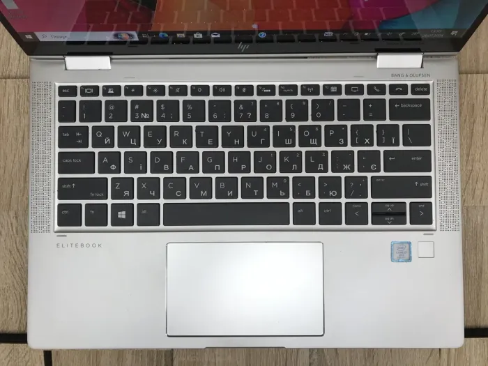 Ноутбук-трансформер Б-клас HP EliteBook x360 1030 G3 / 13.3" (1920x1080) IPS Touch / Intel Core i7-8650U (4 (8) ядра по 1.9 - 4.2 GHz) / 8 GB DDR3 / 512 GB SSD M.2 / Intel UHD Graphics 620 / WebCam б/в - зображення 4