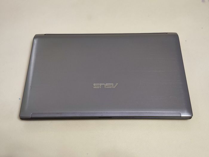 Ноутбук Asus N53SV / 15.6" (1366x768) TN / Intel Core i7-2670QM (4 (8) ядра по 2.2 - 3.1 GHz) / 8 GB DDR3 / 256 GB SSD / nVidia GeForce GT 540M, 2 GB GDDR3, 128-bit / WebCam / DVD-ROM б/в - зображення 7