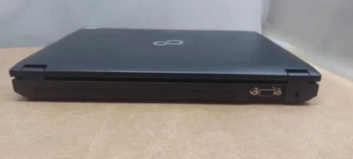 Ноутбук Fujitsu LifeBook S760 / 13" (1366x768) TN / Intel Core i5-520M (2 (4) ядра по 2.4 - 2.93 GHz) / 4 GB DDR3 / 120 GB SSD / Intel HD Graphics б/в - зображення 6